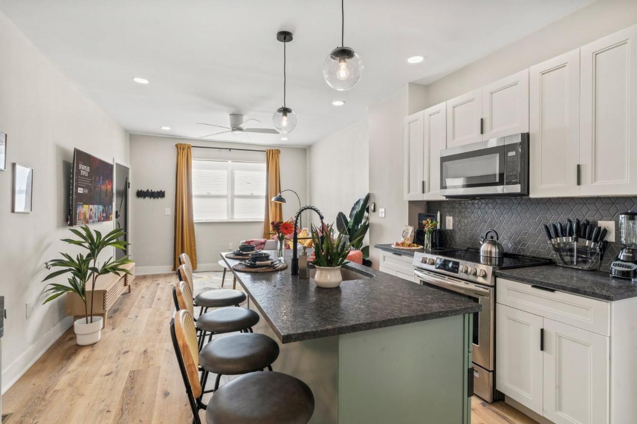 Passyunk Square Spacious 1 Bedroom Oasis- Huge Deck フィラデルフィア エクステリア 写真