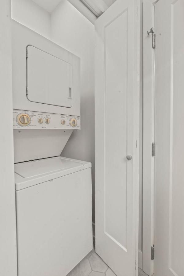 Passyunk Square Spacious 1 Bedroom Oasis- Huge Deck フィラデルフィア エクステリア 写真