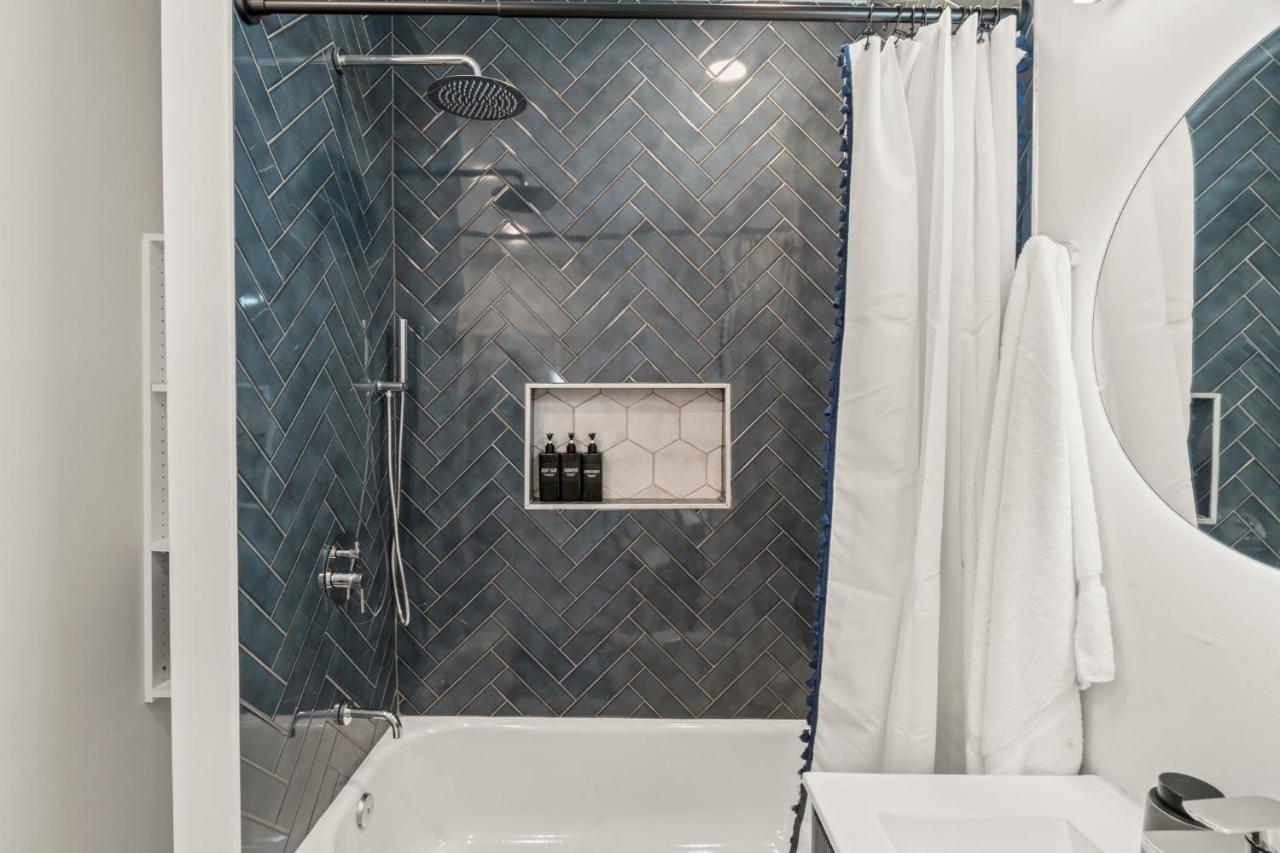 Passyunk Square Spacious 1 Bedroom Oasis- Huge Deck フィラデルフィア エクステリア 写真
