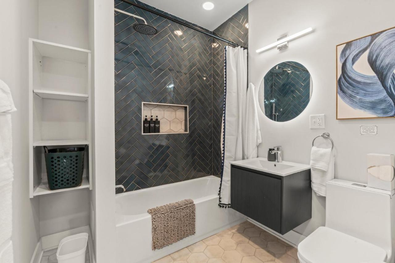 Passyunk Square Spacious 1 Bedroom Oasis- Huge Deck フィラデルフィア エクステリア 写真